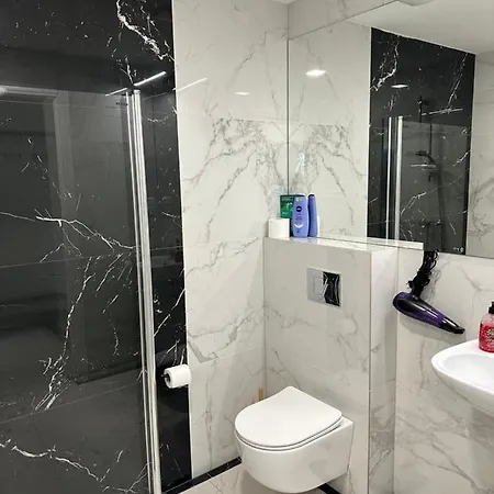 Moveen! Nowoczesne Studia Z Parkingiem! 10 Min Od Centrum * Breslavia