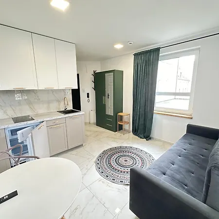 Moveen! Nowoczesne Studia Z Parkingiem! 10 Min Od Centrum Breslavia